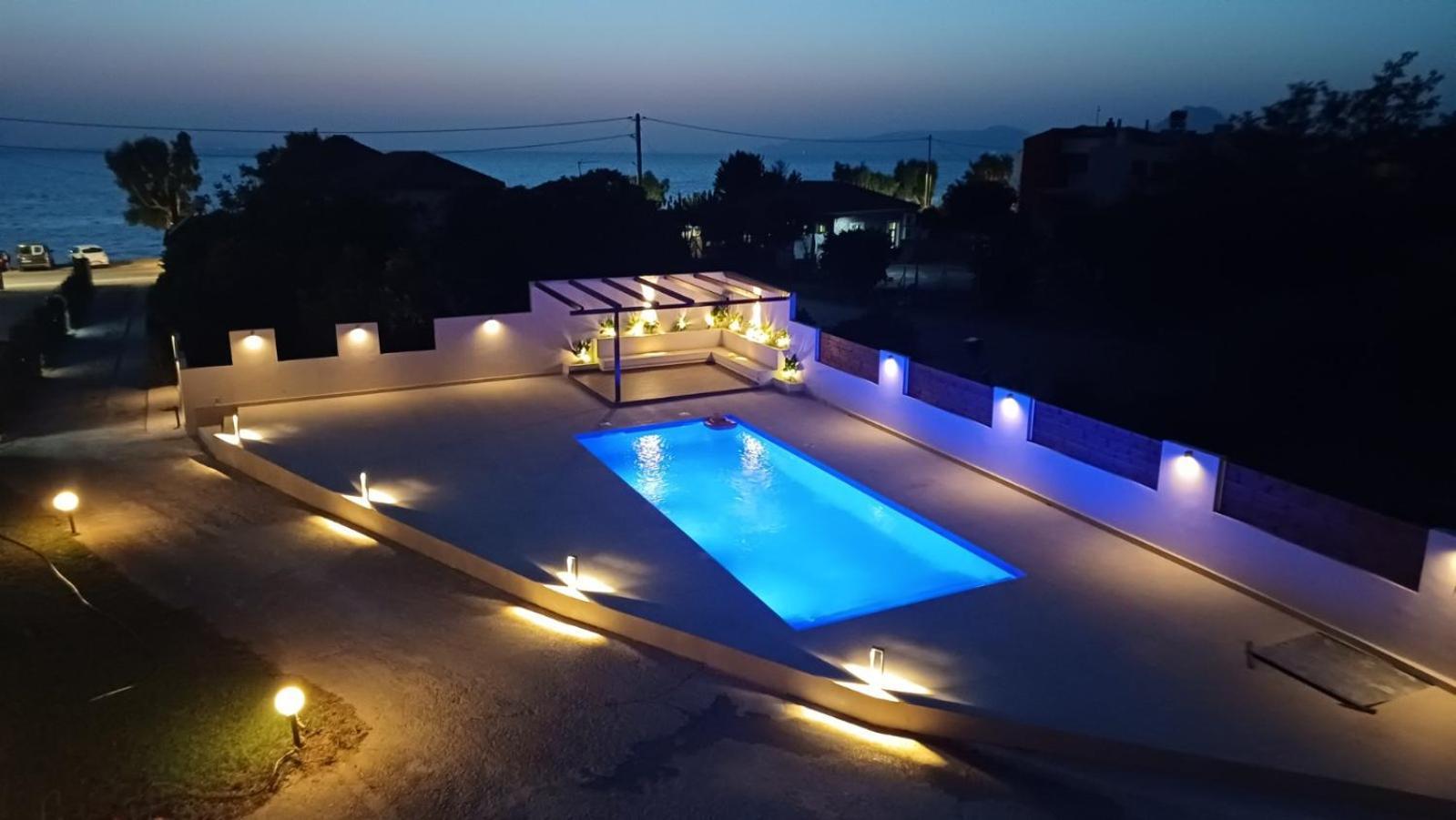 Ostria Seaside Apartments Patras Buitenkant foto