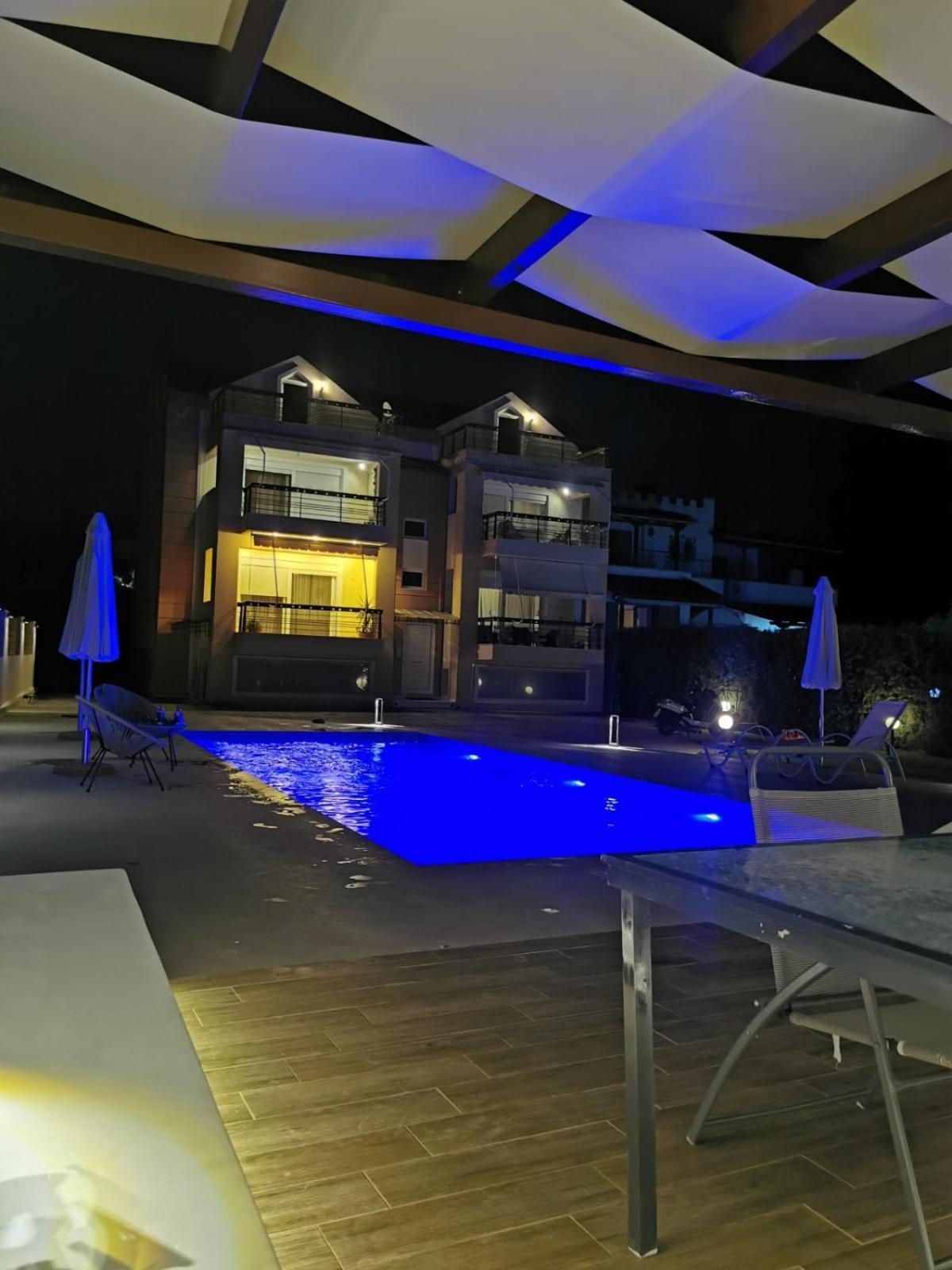 Ostria Seaside Apartments Patras Buitenkant foto